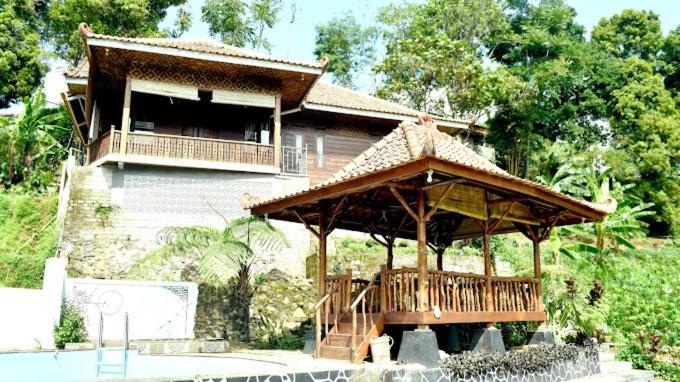 Villa Dendon Purwakarta
